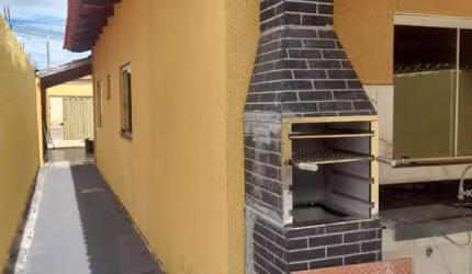 VENDO UMA CASA SENADOR CANEDO 2 QUARTOS SENDO 1 SUITE COM ARMÁRIO NA COZINHA, CHURRASQUEIRA E QUINTAL GRANDE. Casa de Rua com 2 Quarto(s) e 2 banheiro(s) à Venda, 180 por R$ 200.000 no setor Setor Mon