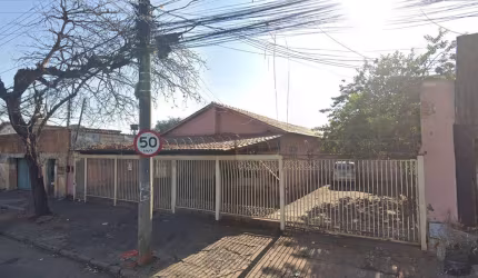 Casa Comercial 450m² em Avenida Setor Coimbra Goiânia - GO Casa de Rua com 5 Quarto(s) e 4 banheiro(s) à Venda, 400 por R$ 698.000 no setor Setor Coimbra AU28316
