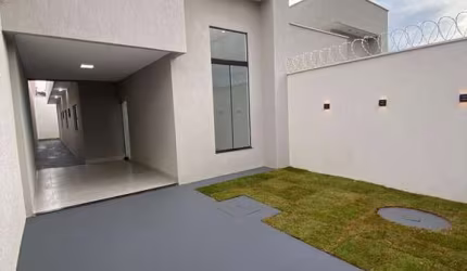 Casa de 3 quartos na região do Garavelo Casa de Rua com 3 Quarto(s) e 2 banheiro(s) à Venda, 99.98 por R$ 350.000 no setor Jardim Tropical FL28500