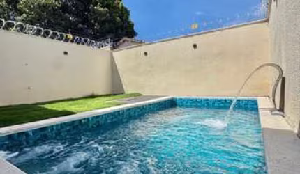 Casa Vila Oliveira Casa de Rua com 3 Quarto(s) e 3 banheiro(s) à Venda, 124 por R$ 550.000 no setor Pontal Sul IN28777