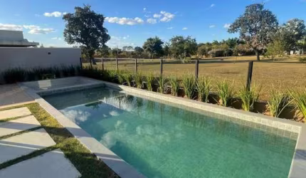 Casa Térrea com Sala de Cinema e Fire Pit – Condomínio Jardins Golf Casa em Condomínio com 4 Quarto(s) e 5 banheiro(s) à Venda, 324.49 por R$ 3.500.000 no setor Residencial Goiânia Golfe Clube IN28929