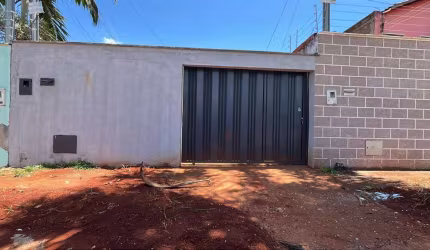 Casa com 2 quartos à venda, 120 m² por R$ 170.000 - Setor Cristina - Trindade/GO Casa de Rua com 2 Quarto(s) e 1 banheiro(s) à Venda, 60 por R$ 168.000 no setor Setor Cristina AV29020