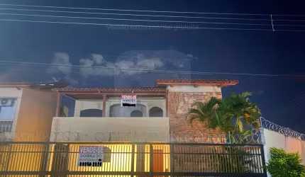 Sobrado Jd. América - 3 Quartos - 2 Suítes Casa de Rua com 3 Quarto(s) e 5 banheiro(s) à Venda, 300 por R$ 1.050.000 no setor Jardim América IN29024
