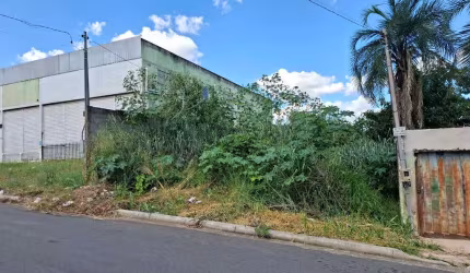 Lote Comercial Área / Terreno à Venda, 360.75 por R$ 285.000 no setor SITIOS SANTA LUZIA AV28390
