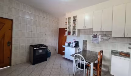 CASA NO VILA REGINA  Casa de Rua com 3 Quarto(s) e 1 banheiro(s) à Venda, 260 por R$ 785.000 no setor Vila Regina SL29364