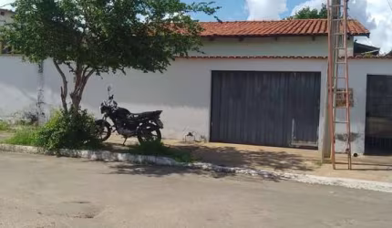 CASA + 3 QUITINETES   CALDAS NOVAS- GOIAS Casa de Rua com 2 Quarto(s) e 1 banheiro(s) à Venda, 230 por R$ 300.000 no setor Residencial Lago das Brisas AD29571