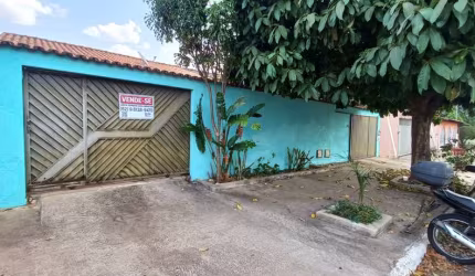 Casas Setor Ana Lúcia Casa de Rua com 5 Quarto(s) e 4 banheiro(s) à Venda, 284 por R$ 510.000 no setor Jardim Ana Lúcia IN29477
