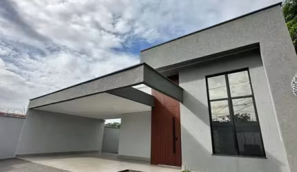 Casa 3Q com suite sozinha no lote Casa de Rua com 3 Quarto(s) e 2 banheiro(s) à Venda, 165 por R$ 660.000 no setor Jardim Cristalino FL29685