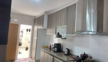 Casa de alto padrão com duas salas comerciais no J. Planalto Casa de Rua com 3 Quarto(s) e 5 banheiro(s) à Venda, 216 por R$ 1.400.000 no setor Jardim Planalto AD29974