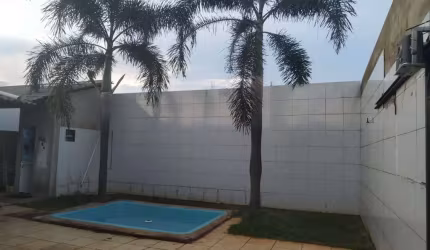 Sobrado com piscina em Goianira Casa de Rua com 3 Quarto(s) e 1 banheiro(s) à Venda, 180 por R$ 280.000 no setor Residencial ARAGUAIA AD30214
