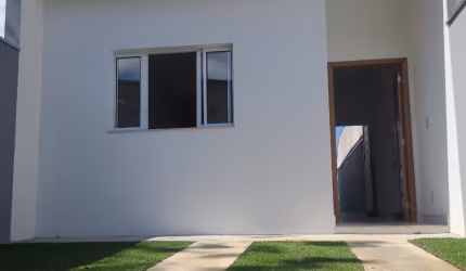 Linda casa térrea 2, dormitórios com 1 suite
