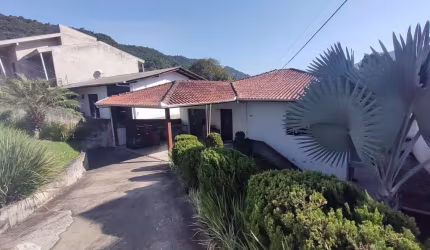 Casa com 3 quartos à venda no Velha Central, Blumenau , 156 m2 por R$ 640.000