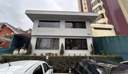 Casa comercial com 11 salas para alugar no Ponta Aguda, Blumenau  por R$ 15.000