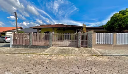 Casa com 3 quartos à venda no Itoupava Central, Blumenau , 212 m2 por R$ 720.000