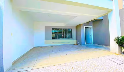 Sobrado para Venda em Balneário Camboriú, Praia dos Amores, 3 dormitórios, 2 suítes, 3 banheiros, 2 vagas