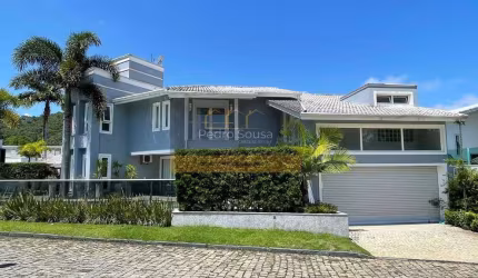 Casa para Venda em Balneário Camboriú, Estados, 4 dormitórios, 4 suítes, 6 banheiros, 2 vagas