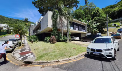 Casa para Venda em Balneário Camboriú, Barra, 4 dormitórios, 4 suítes, 5 banheiros, 4 vagas