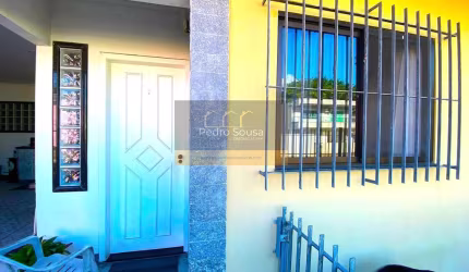 Casa para Venda em Balneário Camboriú, Centro, 3 dormitórios, 1 suíte, 2 banheiros, 2 vagas