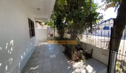 Sobrado para Venda em Balneário Camboriú, Nações, 7 dormitórios, 1 suíte, 4 banheiros, 2 vagas