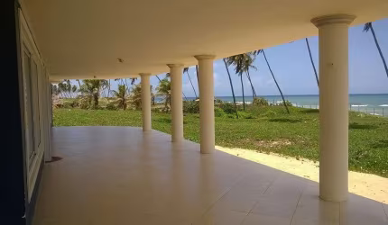 Casa com 3 dormitórios à venda, 550 m² por R$ 1.500.000,00 - Arembepe - Camaçari/BA