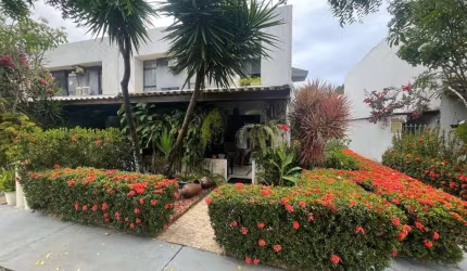Casa com 3 dormitórios à venda, 131 m² por R$ 1.180.000,00 - Piatã - Salvador/BA