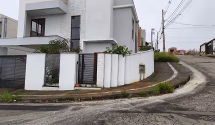 Casa com 3 quartos à venda no Centro, Conselheiro Lafaiete , 2 m2 por R$ 690.000