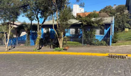 CASA  À VENDA COM 3 DORMITÓRIOS  NO BAIRRO JARDIM ELDORADO EM CAXIAS DO SUL