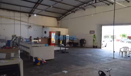 Vende-se Sensacional: Barracão Completo e Versátil!