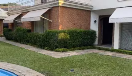Casa para Locaçao com 553 m² - 4 suítes