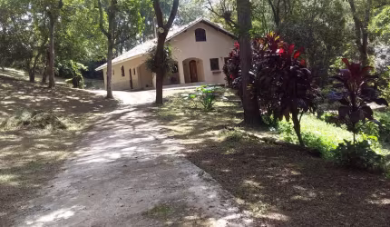 Chácara embu das Artes :Vendo ou alugo chácara Embu das Artes / SP