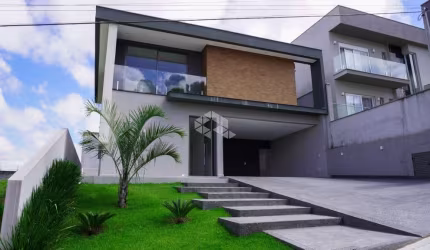 Refúgio de Elegância e Conforto: Casa Exuberante em Meio à Natureza em Arujá