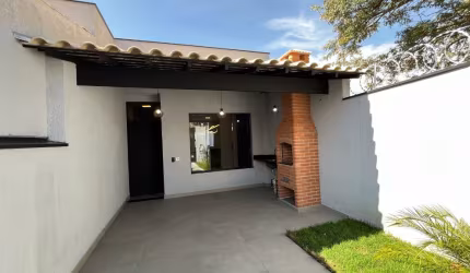 Casa à venda na zona Oeste de Sorocaba, 2 dormitórios, sendo uma suíte.