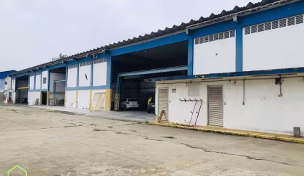 Pavilhão/Galpão Industrial com 3.600m²de área total e 1.850m² de área construída em Granja dos Cavaleiros, Macaé/RJ
