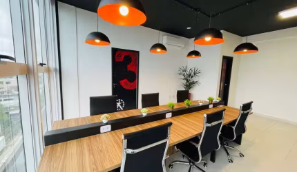 Sala comercial mobiliada, no Centro de Rio das Ostras