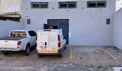 Aluga-se barracão no bairro Dom Aquino