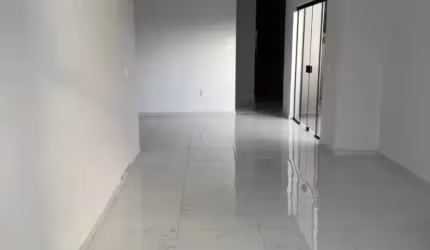 Casa com 3 Quartos e 2 banheiros à Venda