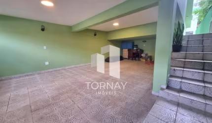 Casa à venda na Mooca com 238 metros, 4 quartos e 3 vagas