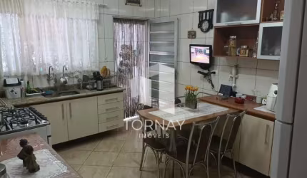 São 2 casas no terreno