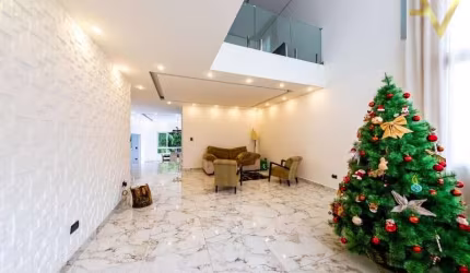 FANTASTICA CASA DE 352M² DE A.C  E  560M² DE TERRENO NO COND. CAPITAL VILLE,  4 SUÍTES, PISCINA PRIVATIVA, ÁREA GOURMET E 4 VAGAS. ALTO PADRÃO!