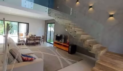 FANTÁSTICO SOBRADO A VENDA NO COND. BELA VITTÁ EM JUNDIAÍ, C/215M DE CONSTRUÇÃO, 3 SUÍTES, 3 SALAS, COZINHA C/ DESPENSA,  GOURMET, PISCINA, PLANEJADOS