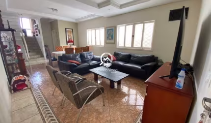 Lindo Sobrado a venda com 205 m² de area construída e 186 m² de terreno, 3 quartos sendo 1 suíte, area gourmet completa, Bairro Horto Santo Antônio
