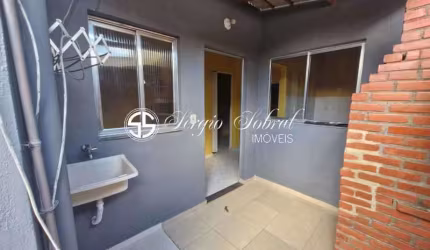 Casa com 1 quarto para alugar na Rua Óbidos, Bento Ribeiro, Rio de Janeiro, 30 m2 por R$ 712