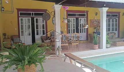 Casa ampla e mobiliada para locação ou venda no Urbanova