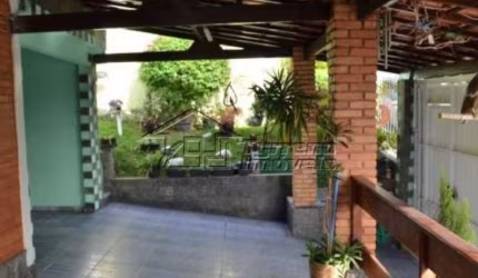 Casa térrea no Centro SJCampos estuda permuta total