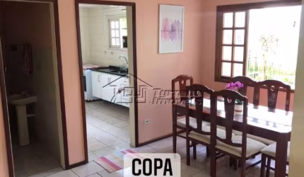 Sobrado com excelente localização no Jardim das Indústrias