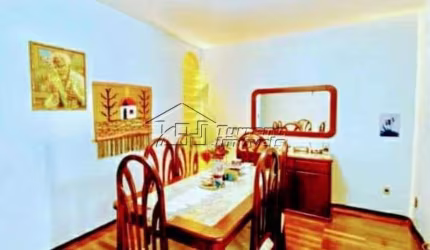 Casa à venda na Vila Adyana em São José dos Campos