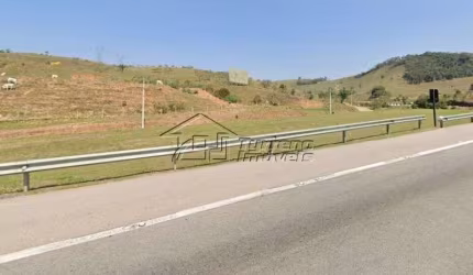 Área Comercial / Industrial na Rodovia dos Tamoios