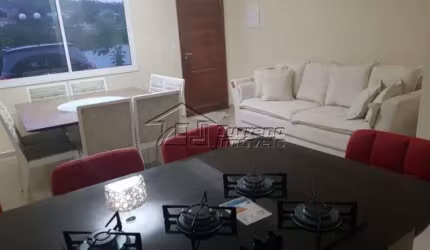 Casa em Condomínio fechado com 2 dormitórios, sendo 1 suíte