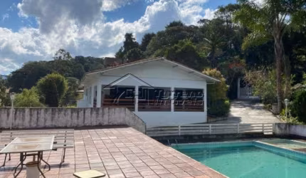 Excelente casa à venda em Santo Antônio do Pinhal