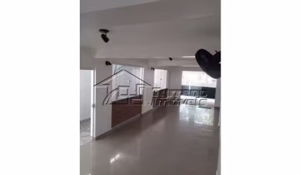 Casa comercial na Av. Andrômeda